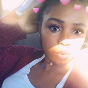 Meet your Posher, Destini